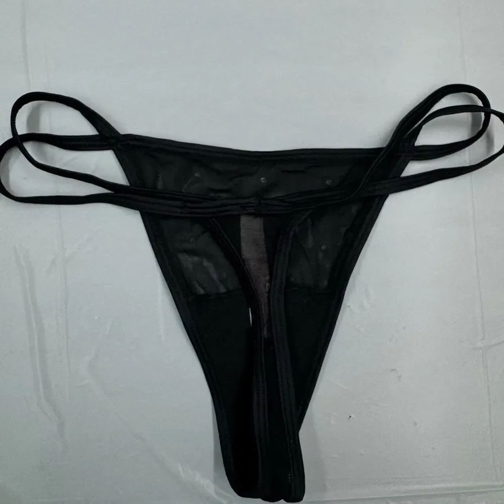 NWOT PINK Victoria’s Secret Black Thong with Rhinestones Size Medium - Picture 2 of 5
